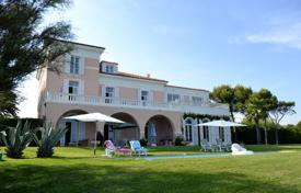 Four-level classic villa by the sea, Frejus, Cote d'Azur, France for 18,000 € per week