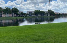 Condo – Tamarac, Broward, Florida,  USA for $295,000