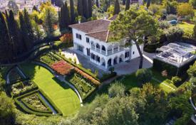 Historic villa with a swimming pool and a garden in a prestigious area, near the center of Florence, Italy for 7,450,000 €