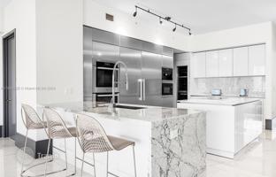 4-bedroom apartments in condo 358 m² in Aventura for $5,000,000