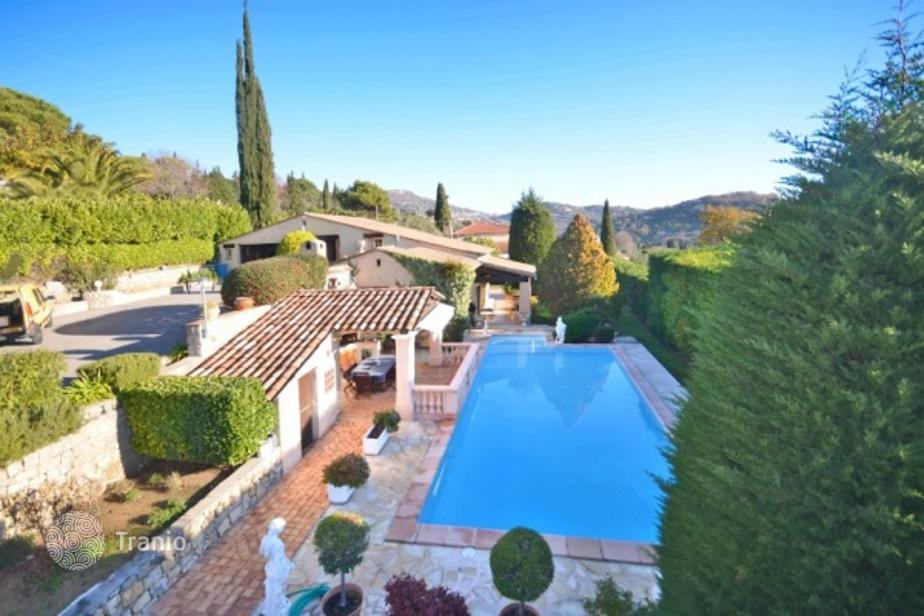 Villa for sale in Grasse, France — listing #1611891