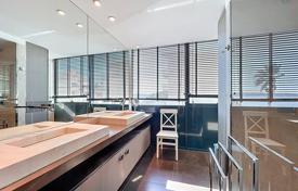 3-bedroom apartment in Port Palm Beach. Price on request