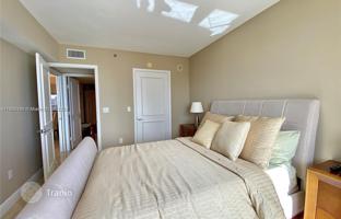 2-bedroom apartments in condo 148 m² in Collins Avenue for $1,550,000