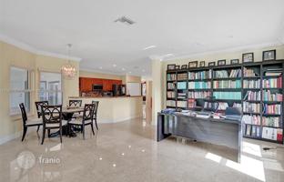 4-bedroom house 554 m² in Davie for $2,000,000
