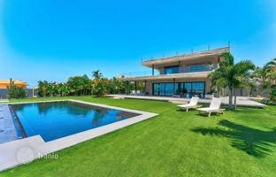4-bedroom villa 890 m² in Playa Paraiso for 3,400,000 €