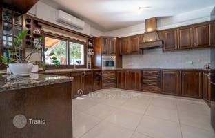 6-bedroom cottage in Limassol for 1,700,000 €