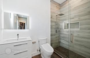 5-bedroom house 696 m² in Weston for $5,250,000