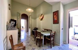 Viareggio (Lucca) — Tuscany — Villa/Building for sale for 350,000 €