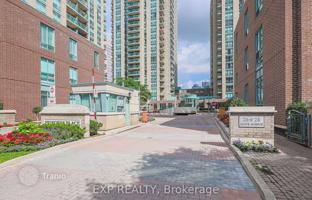 5-bedroom apartment in North York for C$965,000