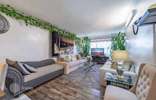 5-bedroom apartment in Etobicoke for C$658,000