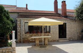 Brač, Supetar, house for sale, center, 100m from the beach for 710,000 €