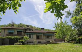 Tuscany. Villa with garden for sale in Arezzo. for 590,000 €