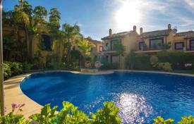 Terraced house – Marbella, Andalusia, Spain for 690,000 €