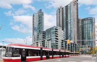 3-bedroom apartment in Fort York Boulevard for C$1,258,000
