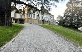 4-bedroom apartment 200 m² in Lake Como for 1,500,000 €
