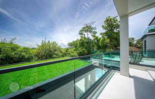 6-bedroom villa 700 m² in Pattaya for $1,487,000