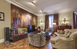 7-room villa 680 m² in Warsaw. Price on request