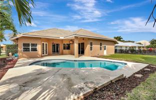 4-bedroom house 319 m² in Royal Palm Beach for $785,000