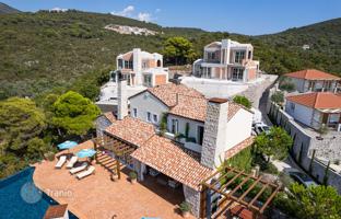 3-bedroom villa 800 m² in Luštica for 3,950,000 €