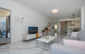Villa with 3 bedrooms, solarium and private garden in Benijófar for 350,000 €