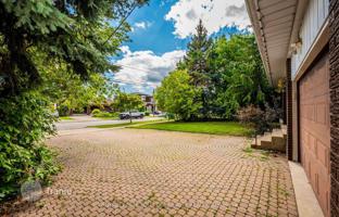 11-bedroom house in North York for C$2,555,000