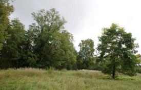 For sale a land plot close to lake and forest for 590,000 €