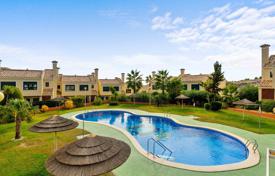 Townhouse in complex with swimming pool and garden, Alicante, Spain for 180,000 €