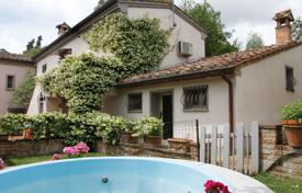 Restored villa for sale in Foiano della Chiana Tuscany for 890,000 €