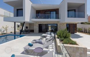 3-bedroom villa 270 m² in Sibenik-Knin for 1,500,000 €
