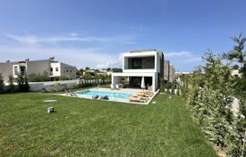 4-bedrooms villa 180 m² in Pefkochori, Greece for 730,000 €