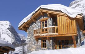 Chalet – Val d'Isere, Auvergne-Rhône-Alpes, France for 13,400 € per week