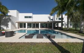 Spacious villa with a private pool, a garage and a terrace, Pinecrest, USA for $3,250,000