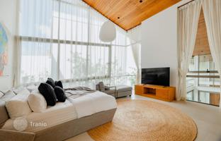 5-bedroom villa 692 m² in Bang Tao Beach for $1,220,000