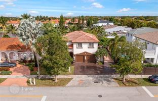 4-bedroom house 258 m² in West End for $850,000