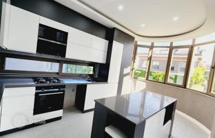 7-bedroom villa 400 m² in Konyaalti for 32,206,000 TRY