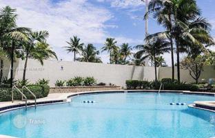 2-bedroom apartments in condo 126 m² in South Ocean Drive for $635,000