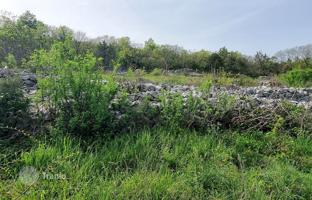 Land plot 1,697 m² in Rabac for 330,000 €