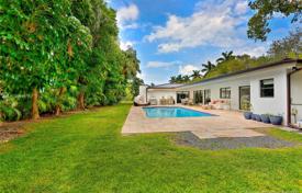 Cozy villa with a backyard, a pool and a terrace, Coral Gables, USA for $1,750,000