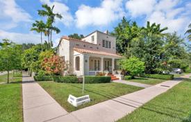 Cozy cottage with a garden and a terrace, Coral Gables, USA for $720,000