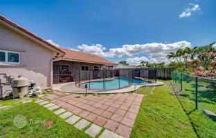 3-bedroom house 223 m² in Coral Springs for $600,000