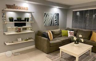 1-bedroom apartments in condo 84 m² in Hallandale Beach for $300,000