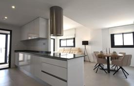 Penthouses with 3 bedrooms and a private solarium in San Miguel de Salinas for 390,000 €
