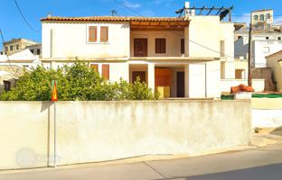 Three-level unfinished townhouse in the center of Kranidi, Peloponnese, Greece for 250,000 €