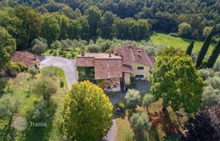 6-bedroom villa in Fivizzano for 1,375,000 €