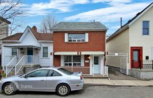 3-bedroom townhouse in Old Toronto for 1,496,000 €