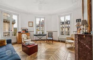 Classic five-room apartment in the 5th arrondissement of Paris, France for 1,360,000 €