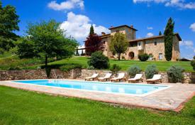 Traditional farm with a vineyard, an olive plantation and a swimming pool in Castelnuovo Berardenga, Tuscany, Italy for 2,900,000 €