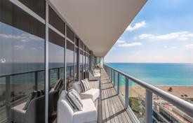 Two-bedroom apartment on the first line of the ocean in Miami Beach, Florida, USA for 2,441,000 €