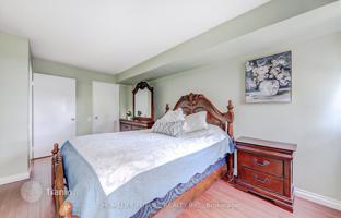 6-bedroom apartment in Eglinton Avenue East for C$862,000