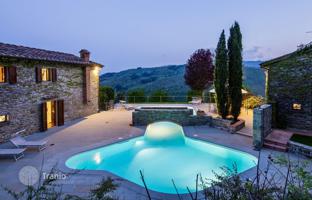 6-bedroom country house 504 m² in Pratovecchio for 3,420,000 €